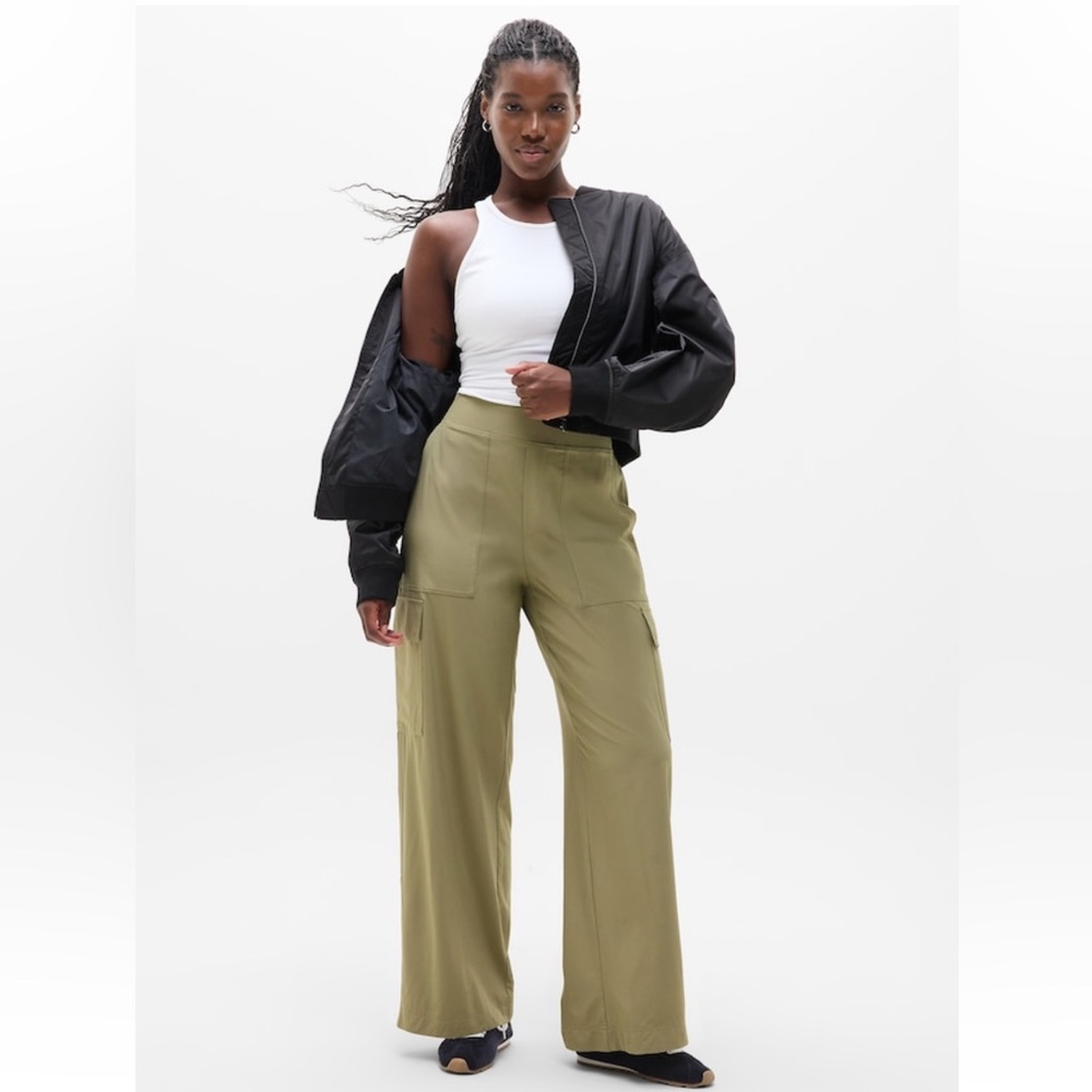 Women's Athleta Brooklyn Heights High Rise Cargo Pant olive branch Size 18 New